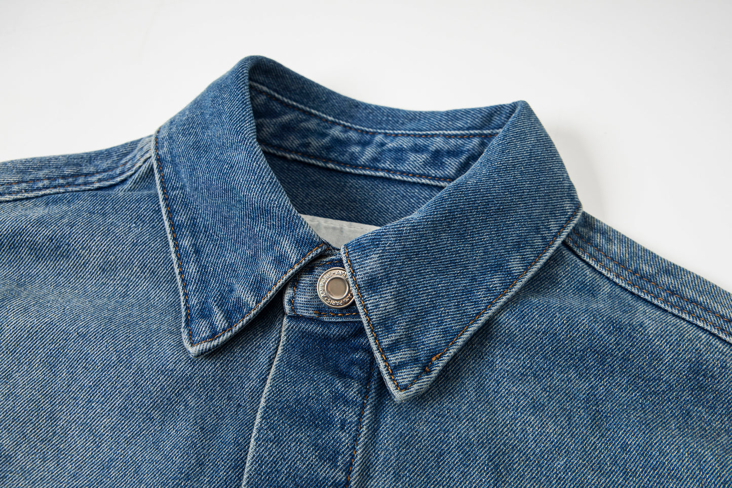 Ami Classic Heart Embroidered Cropped Denim Shirt 847
